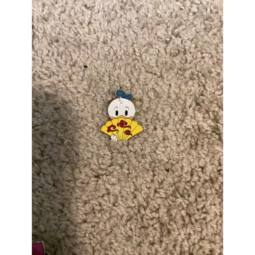 2024 Disney Parks Character Folding Fans Mystery Pin Donald Duck